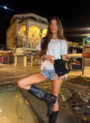 Borsa Etoile Thrilly nera indossata da modella
